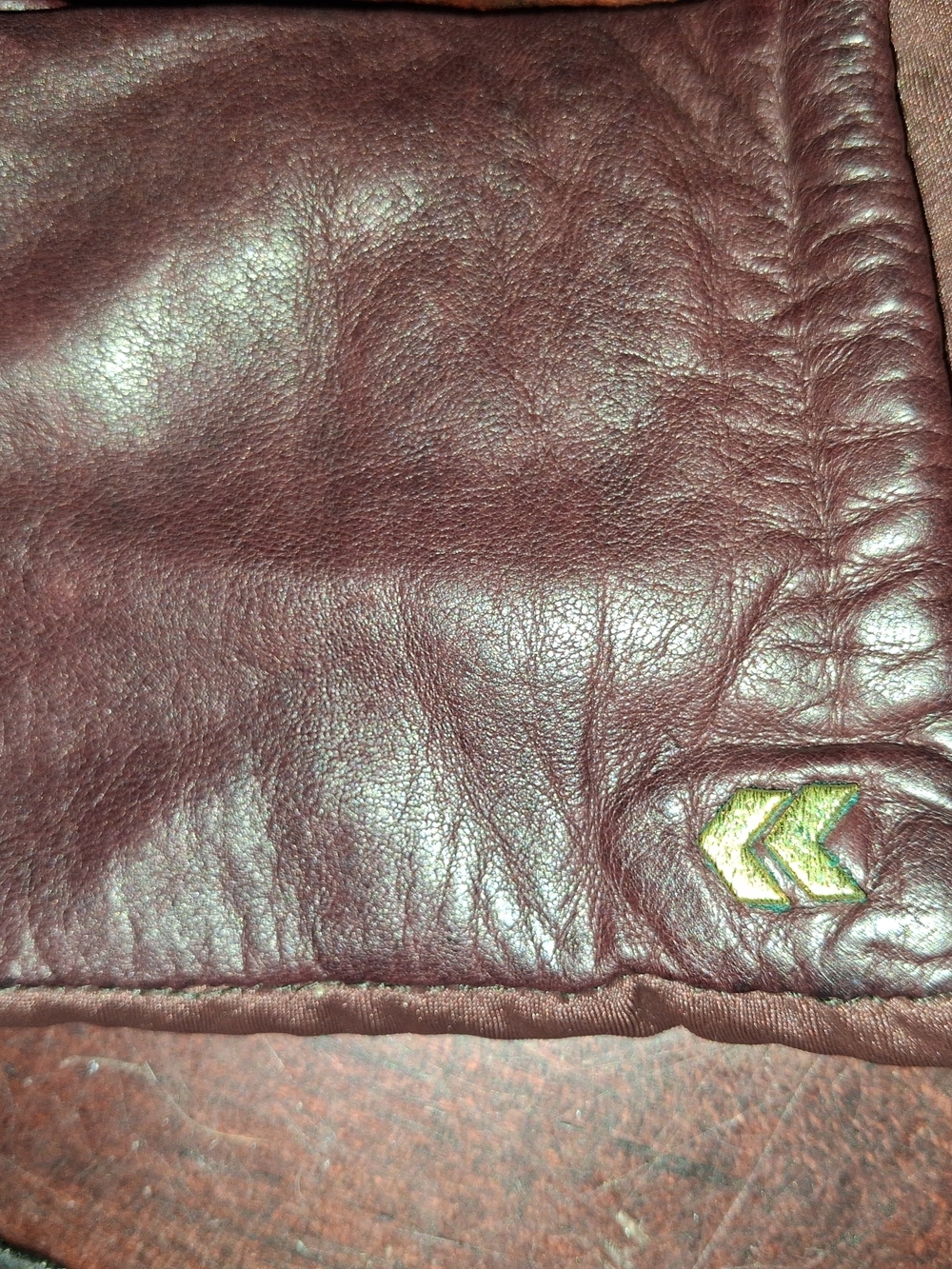 isotoner Women's Brown Leather and Fabric Gloves - Picture 2 of 3